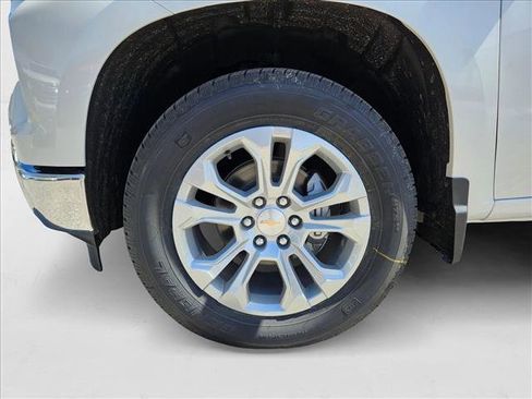 New 2025 Chevrolet Silverado 1500 LTZ image 19