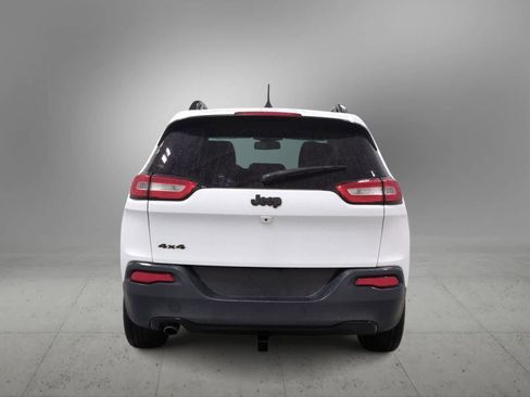 Used 2016 Jeep Cherokee Altitude w/ Cold Weather Group image 7