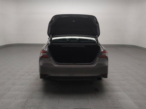 Used 2021 Toyota Camry XLE image 29