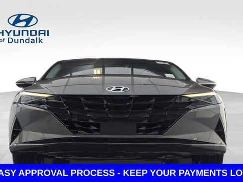 Used 2022 Hyundai Elantra Limited w/ Preferred Accessory Package FWD image 8