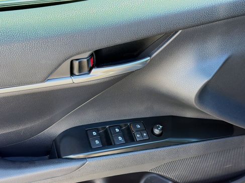 Used 2019 Toyota Camry LE FWD image 20
