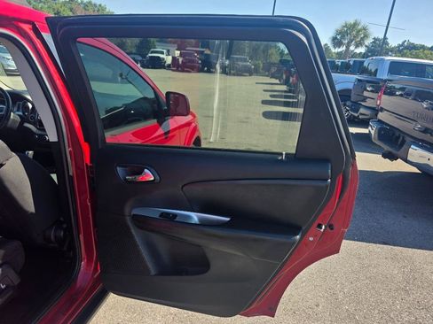 Used 2016 Dodge Journey SE w/ Flexible Seating Group FWD image 13
