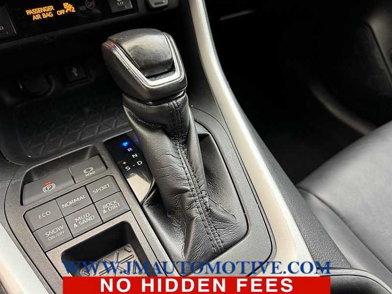 Used 2021 Toyota RAV4 XLE Premium AWD/4WD image 33
