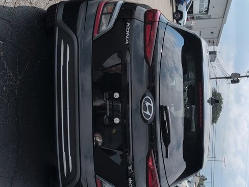 Used 2023 Hyundai Kona SE FWD image 3