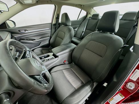 Used 2023 Nissan Altima 2.5 SV w/ SV Premium Package image 13