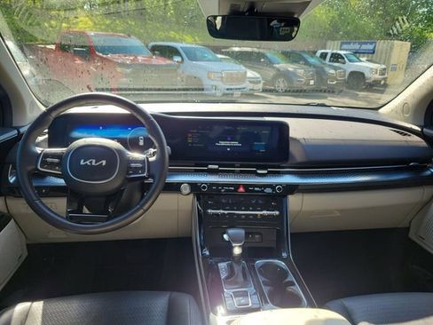 Used 2024 Kia Carnival SX Prestige FWD image 8