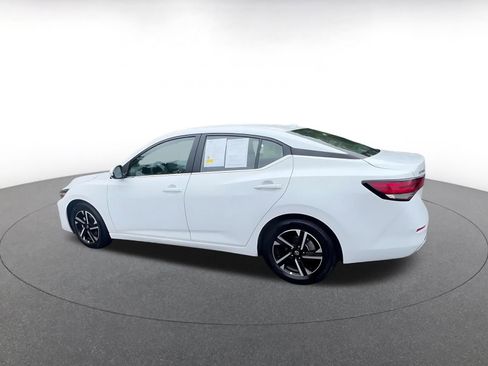 Used 2025 Nissan Sentra SV FWD image 10