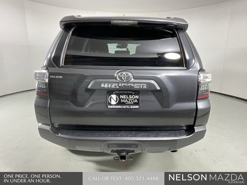 Used 2020 Toyota 4Runner SR5 Premium image 9