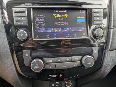 Used 2020 Nissan Rogue SV image 13