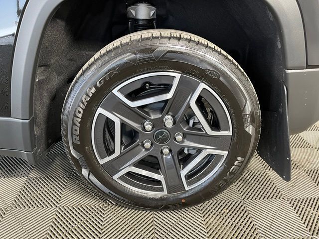 Used 2026 Jeep Cherokee Laredo AWD/4WD image 11