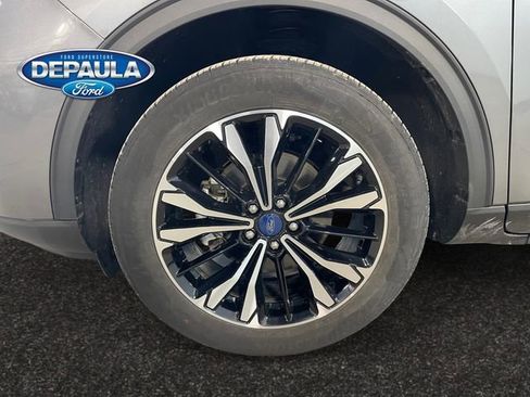 Used 2022 Ford Escape SE w/ SE Sport Appearance Package image 18