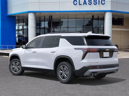 New 2026 Chevrolet Traverse LT w/ Driver Confidence Package FWD image 3