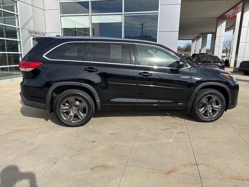 Used 2017 Toyota Highlander Limited Platinum image 8