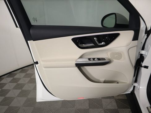 Used 2026 Mercedes-Benz GLC 300 4MATIC image 25