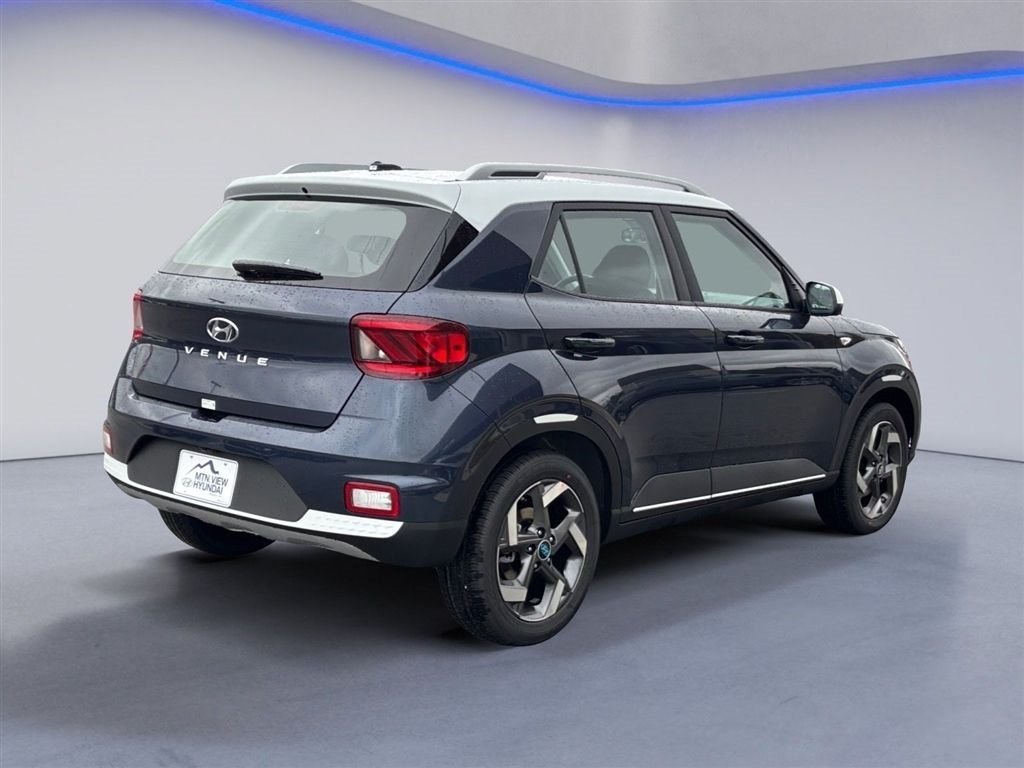New 2026 Hyundai Venue SEL FWD image 5