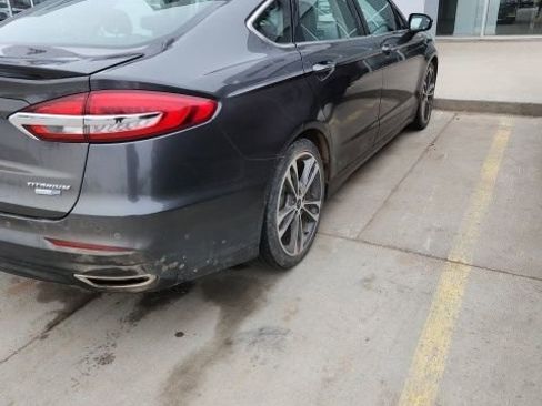 Used 2020 Ford Fusion Titanium image 3