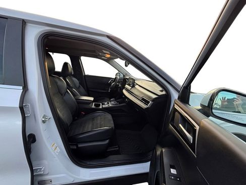 Used 2024 Mitsubishi Outlander SE FWD image 22