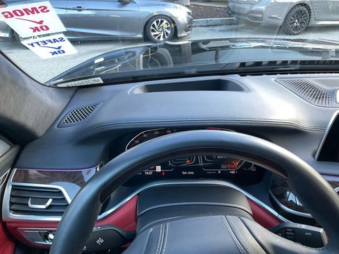 Used 2022 BMW 750i xDrive w/ Executive Package image 26