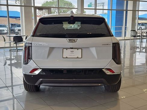 New 2026 Cadillac Optiq Luxury 2 w/ LPO, Floor Liner Package AWD/4WD image 8