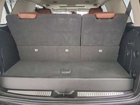 Used 2019 Cadillac Escalade Luxury w/ LPO, Radiant Package image 26