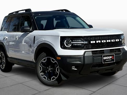 New 2025 Ford Bronco Sport Outer Banks image 2