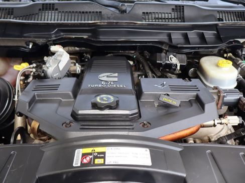Used 2012 RAM 3500 ST w/ Chrome Appearance Group image 32