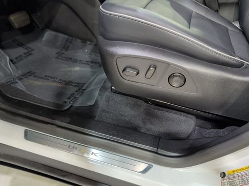 Certified 2025 Buick Enclave Preferred image 12