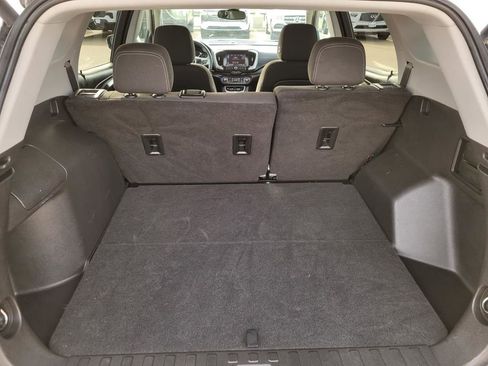 Used 2022 GMC Terrain SLE w/ Driver Convenience Package image 15