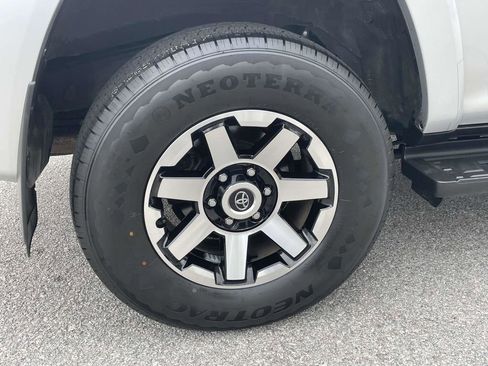 Used 2024 Toyota 4Runner TRD Off-Road Premium image 7