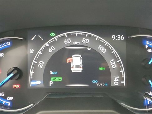 Used 2024 Toyota RAV4 XLE Premium image 28