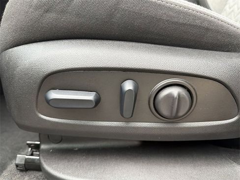 Used 2024 Chevrolet Equinox LT image 12