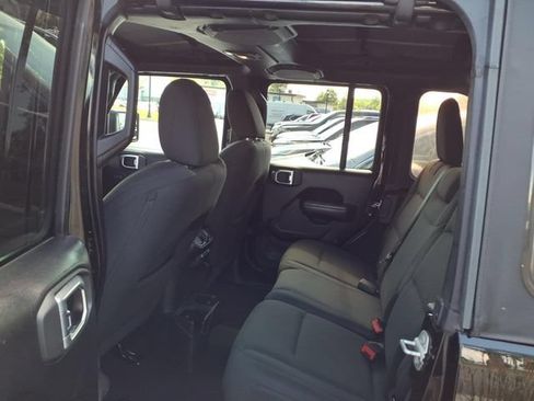 Used 2018 Jeep Wrangler Unlimited Sport S AWD/4WD image 18