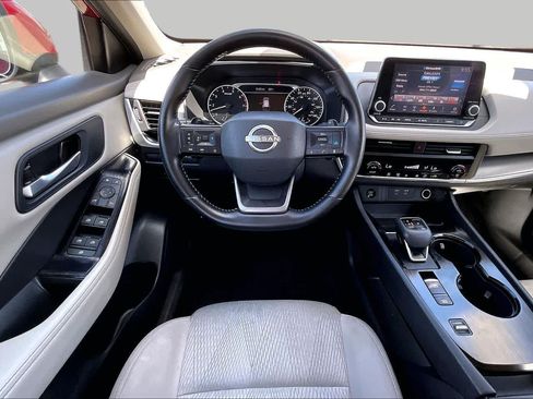 Used 2025 Nissan Rogue SV FWD image 6