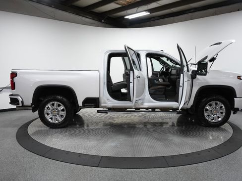 Used 2025 Chevrolet Silverado 2500 High Country w/ High Country Premium Package image 10