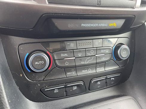 Used 2022 Ford Transit Connect XLT FWD image 27