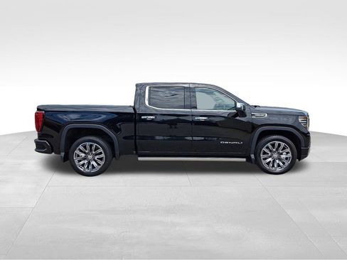 Used 2022 GMC Sierra 1500 Denali w/ Denali Reserve Package AWD/4WD image 7