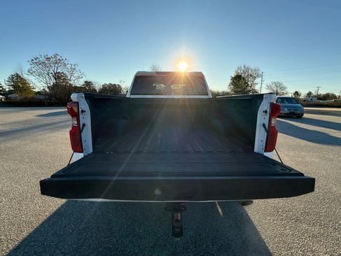 Used 2024 Chevrolet Silverado 2500 Custom w/ Z71 Off-Road Package image 12