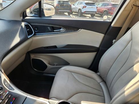 Used 2020 Lincoln Nautilus Reserve AWD/4WD image 17