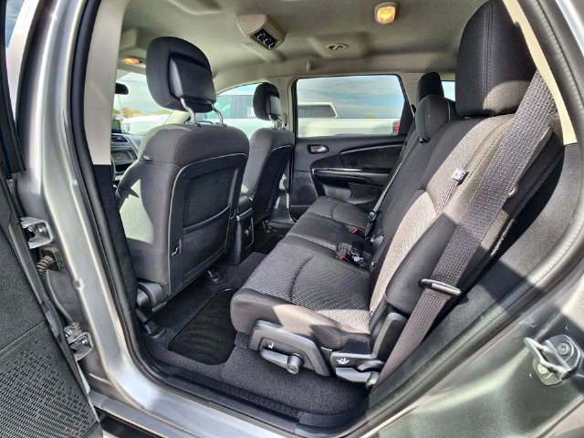 Used 2017 Dodge Journey SXT w/ Comfort/Convenience Group FWD image 24