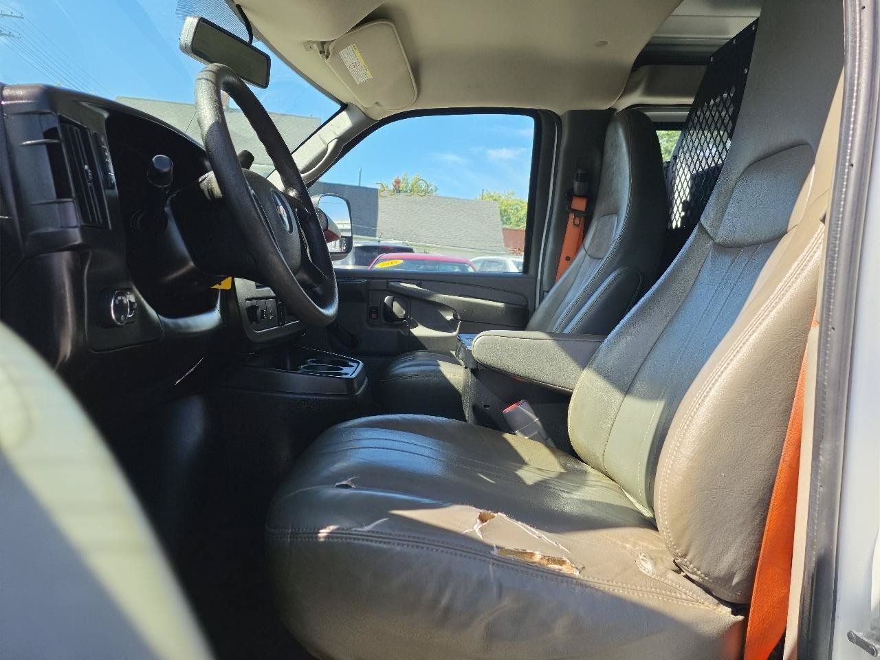 Used 2013 Chevrolet Express 2500 RWD image 12
