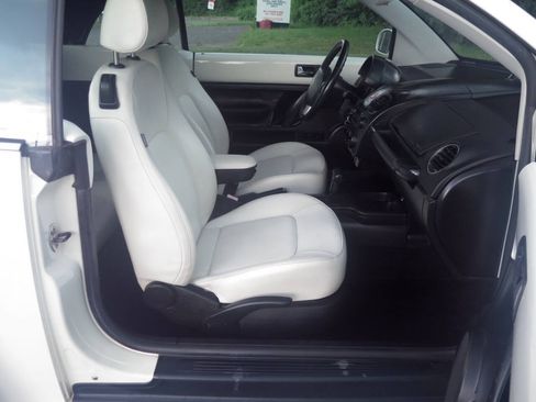 Used 2007 Volkswagen Beetle Triple White Edition FWD image 16