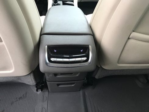 Used 2021 Cadillac XT6 Premium Luxury image 28