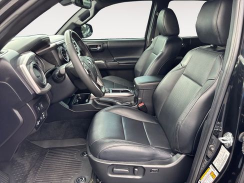 Used 2022 Toyota Tacoma Limited w/ Nightshade Package image 16