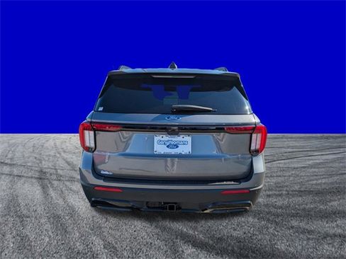 Certified 2025 Ford Explorer ST-Line w/ Premium Package image 5