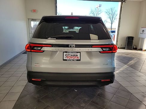 Used 2025 Toyota Grand Highlander AWD image 6