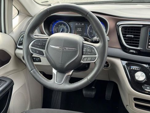 Used 2023 Chrysler Voyager LX FWD image 15