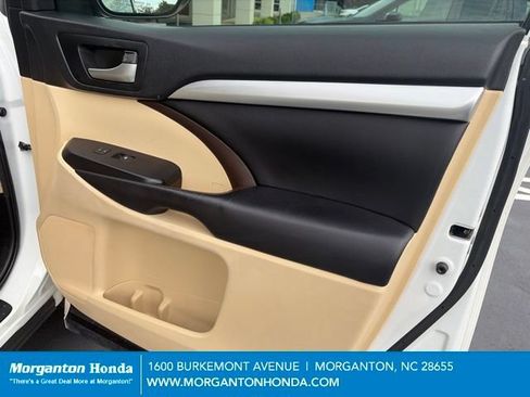 Used 2018 Toyota Highlander XLE FWD image 38