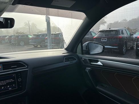 Used 2024 Volkswagen Tiguan SEL R-Line image 10