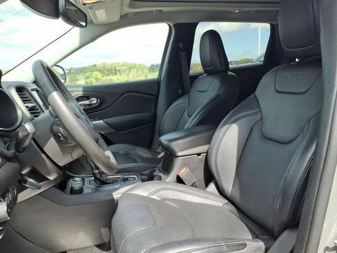 Used 2021 Jeep Cherokee Latitude Lux w/ Sun & Sound Group image 8