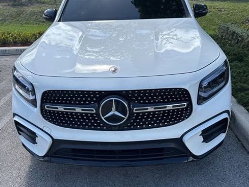 Used 2024 Mercedes-Benz GLB 250 image 3